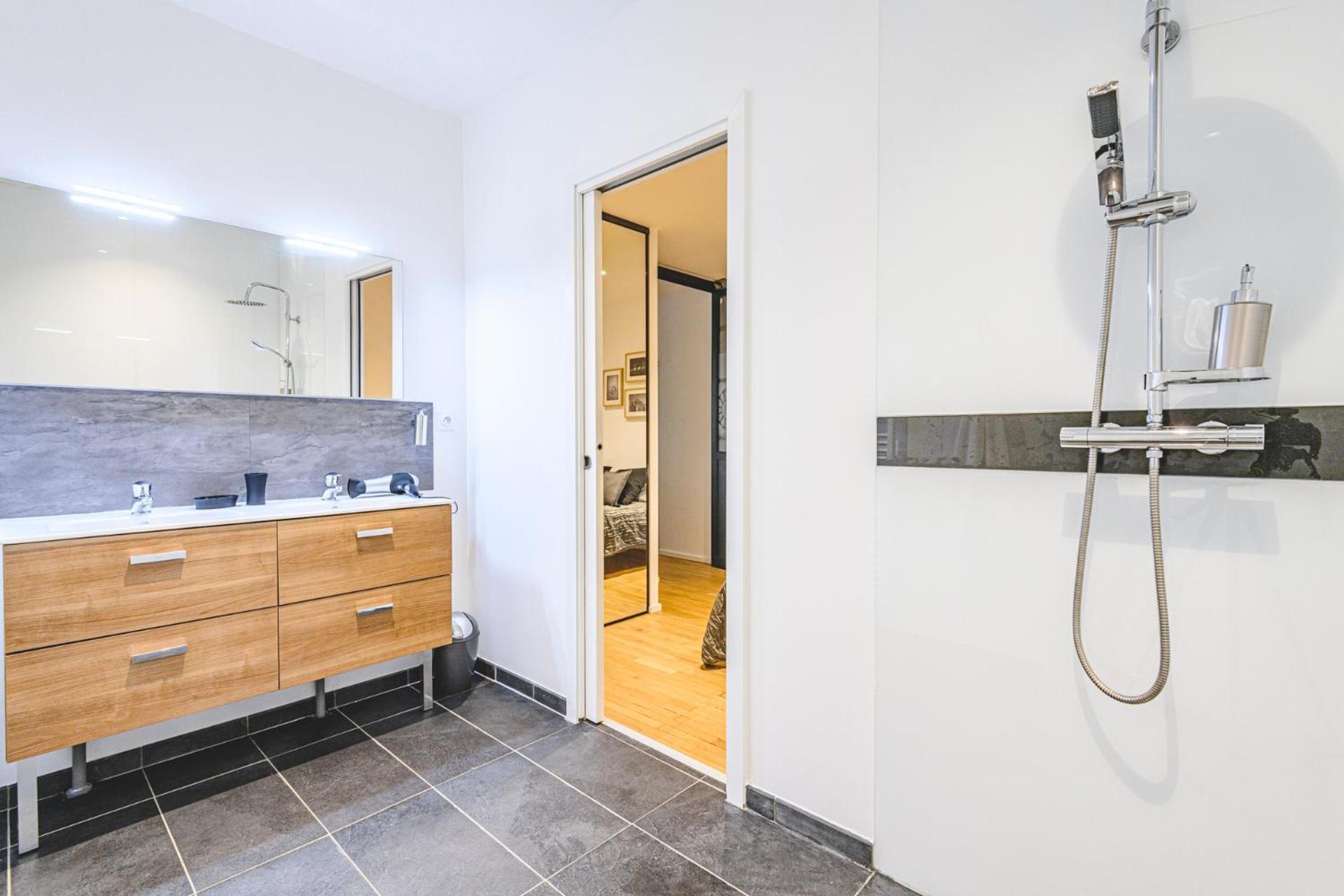 Апартаменты Ikizen Prestige - Loft Du Cadran - Parking Prive Реймс Экстерьер фото